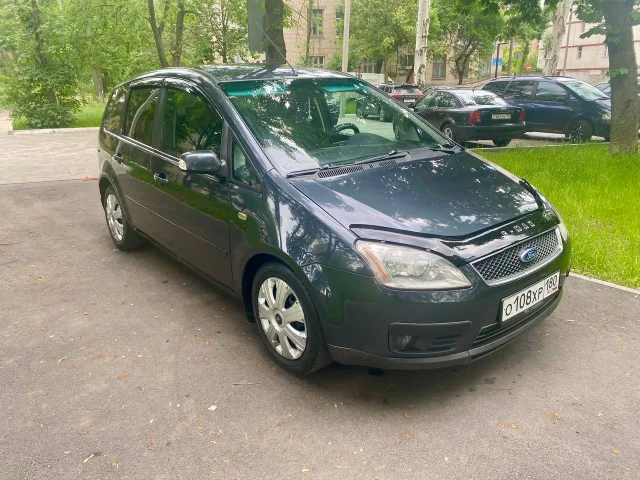 Фото: Ford Focus С-MAX 2.0 Ghia