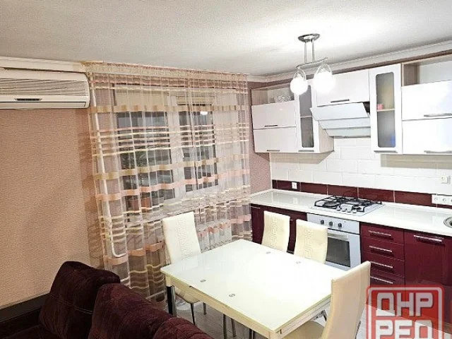 Фото: Продам 3-х комнатную, Центр, Набережная