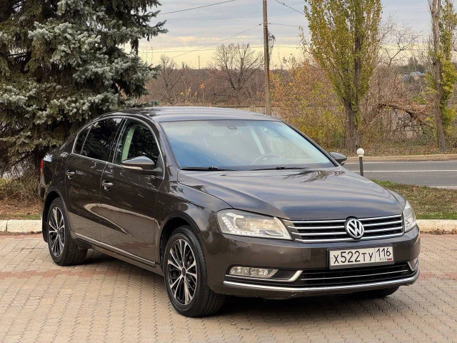 Фото: VW Passat 2012, европеец, 1.8 л турбо, автомат, кожа алькантара, дерево, двузонный климат, боковые и задняя шторка, авто