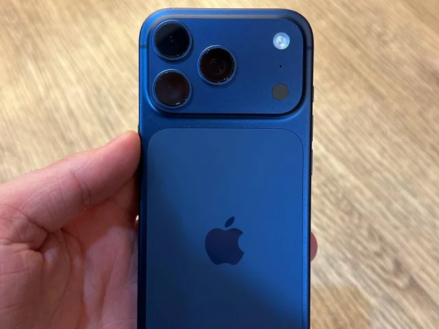 Фото: Продам iPhone 17 Про 256 С СИМКОЙ