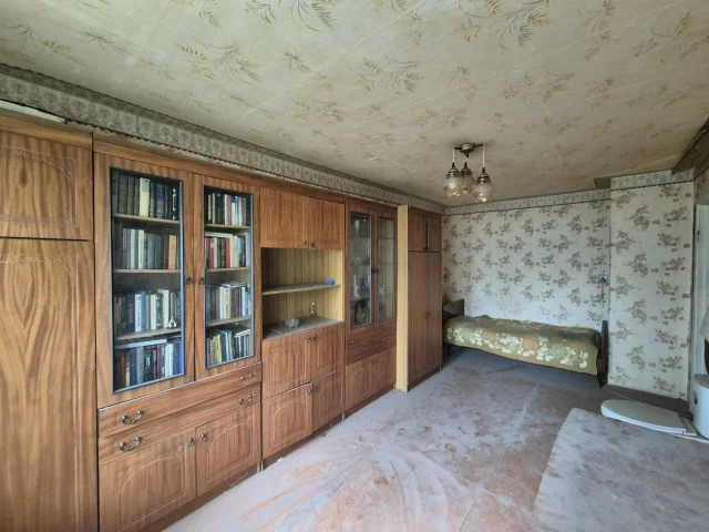 Фото: Цена снижена! 🔥🔥🔥Продам 1 ком. кв-ру, пр.Победы 152, 2/5, р-он универсама. Не угловая, 31 кв.м., есть кладовая, газовая 