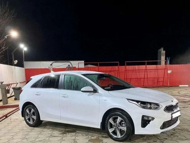 Фото: Kia Ceed 2019 г.в., мотор 1.6, автомaтичecкая кopoбка пеpeдач. Пробег 148000 км. Авто полностью в заводском окрасе, вклю