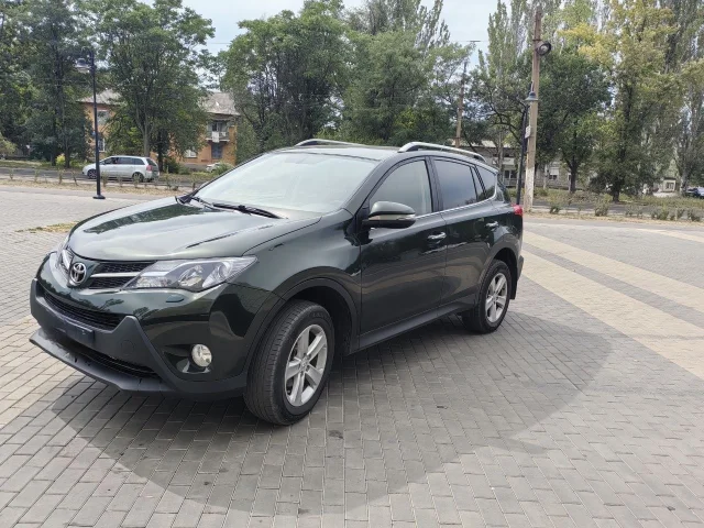Фото: Toyota RAV4 2.0 год-2013 автомат, пробег 197-тыс, машина в хорошем состоянии каждый день в эксплуатации, ходовая часть в