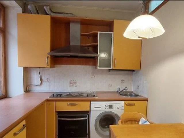Фото: Продам 4 комнатную сталинку 92 м2 в центре Донецка по