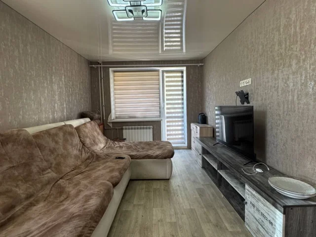 Фото: Продаётся 3‑комнатная квартира пр. Тульский, 2/9, 56,8 м². Шикарный качественный ремонт, мебель — заезжай и живи. В шаго