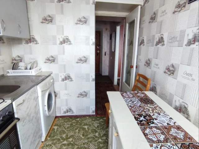 Фото: Сдам 1-кв на Левом берегу со всеми удобствами район Вечернего рынка на длительный срок 16 тыс + комунал