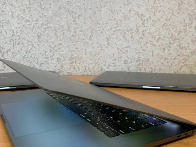 Фото: MacBook Pro 15 2018! 2видеокарты, расширенная память