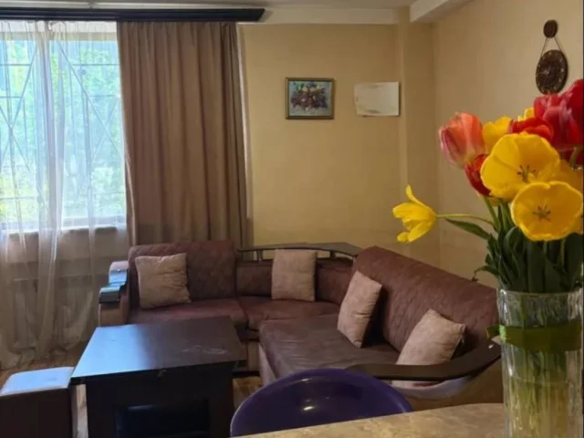 Фото: Сдается большая и светлая двухкомнатная квартира в Ленинском районе 🏡