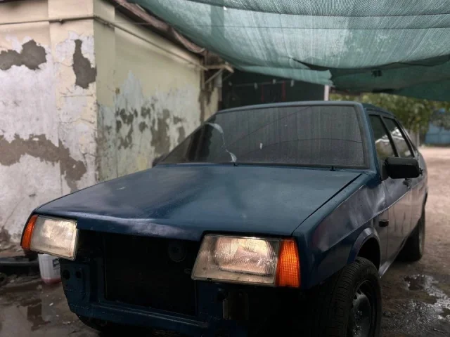 Фото: Продам! На ходу сел поехал с документами порядок 85 рублей бампер есть нужно поставить днище новое продажа очень срочная