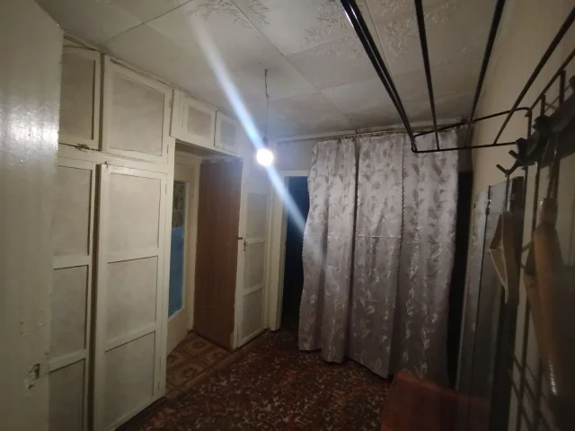 Фото: Сдаётся 2х комнатная квартира в городе Молодогвардейск, кв. Кошевого, 5й этаж из 5ти, общая площадь 54 кв. метра