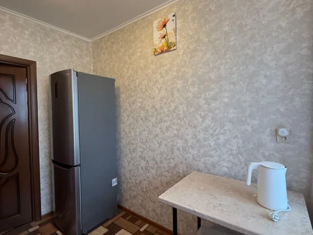 Фото: Сдаётся 2 двухкомнатная квартира в хорошем состоянии ,5/9 этаж. дома в Кировском районе. Просторная, чистая квартира, 35