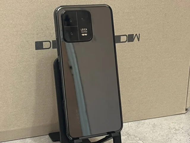 Фото: Xiaomi 13, черный цвет｜12 ГБ + 256 ГБ