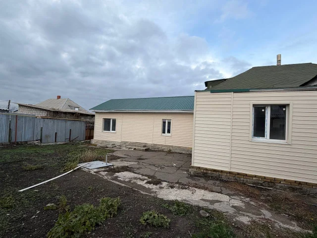 Фото: Продам дом с капитальным гаражом в Приморском районе,