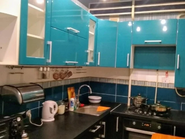 Фото: Продам 2-ком. квартиру, площадью 42,5 м² , ул. Нестерова 107, 2/5, сделан качественный ремонт, окна пластик, поменяны ко