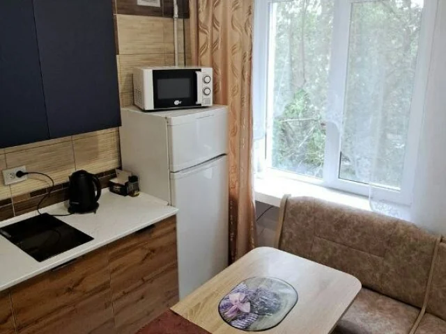Фото: Сдам 1 комнатную квартиру посуточно!Со всеми удобствами на микрорайоне и в центре города. По вопросам в ЛС или по телефо