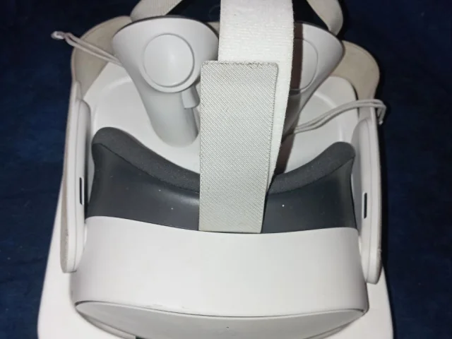 Фото: Продам VR очки окулус квест 3с очки рабочие комплектные активированные целые царапин на линзах нет битых пикселей нет це