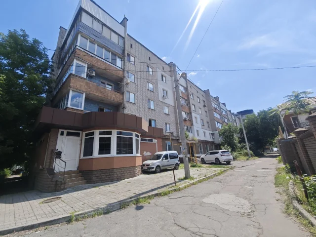 Фото: Предлагается к продаже двухкомнатная квартира, расположенная по ул ГОРЬКОГО (Гостинная) на втором этаже пятиэтажного кир
