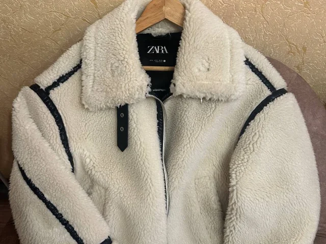 Фото: Куртка Zara - 1500 рублей (52 размер)