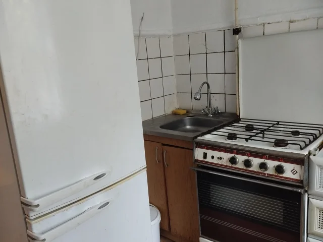 Фото: Сдается на длительный срок , для семьи  3-х комн. квартира по ул. Горького  . 20 т. + комуслуги  (риелторские - 50 %)