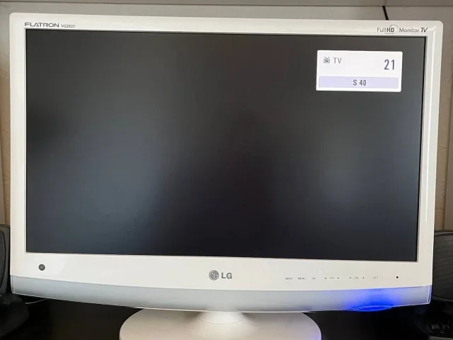 Фото: Продам монитор-телевизор LG Flatron M2262D 22" (Full HD, с пультом). Совмещает в себе функции качественного Full HD мони