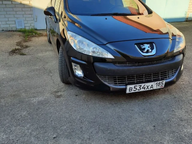 Фото: Продам пежо 308 2010г.в. Пробег 143т.км коробка автомат Авто в родном окрасе. Панорама, парктроники, камера заднего вида