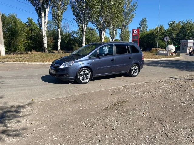 Фото: Добрый день ! Продам Opel Zafira 2007 года , мотор 1.8 самый надежный в линейке Opel (работает идеально)не дымит,масло н