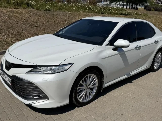 Фото: Toyota Camry XV70 2020 г.в., двигатель 2.5, АКПП - 6 ступенчатый Aisin, 181 л.с., оригинальный пробег 83 тыс. км