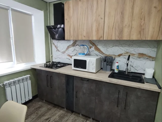 Фото: Продам 2 комнатную квартиру в Артемовском районе кв Луганский, 43 кв м, 4/5 эт кирпичного дома, комнаты изолированные. В