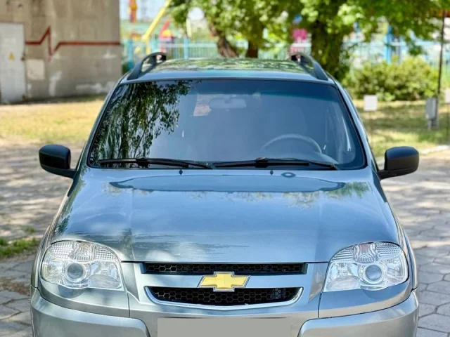 Фото: Продаю любимую Chevrolet Niva Bertone с кондиционером, 2012 год