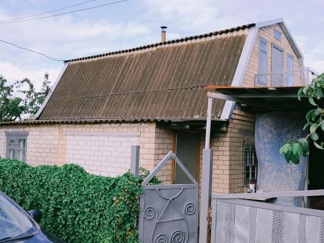 Фото: Продам жилую дачу 43м кв возле ПГТ Мирное 10 км от Мелитополя ,документы на землю в порядке, есть свет, вода в доме, инт