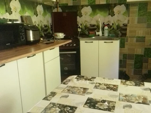 Фото: Продам дом в Дмитровке, газ, вода, вай фай, с/узел, ремонт, мебель новая,колодец, скважина на участке 2млн, или