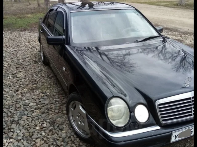 Фото: Mercedes w210