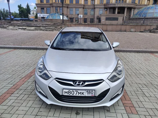 Фото: Продам отличный автомобиль Hyundai i40 2013 года, объем двигателя 2 литра,автомат, 150 лошадей. Имеется камера заднего в