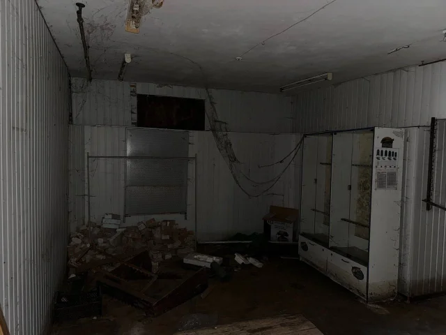 Фото: Продается коммерческое полуподвальное помещение 102 кв. в центре города, район площади победы. Проспект Победы 27. ближа