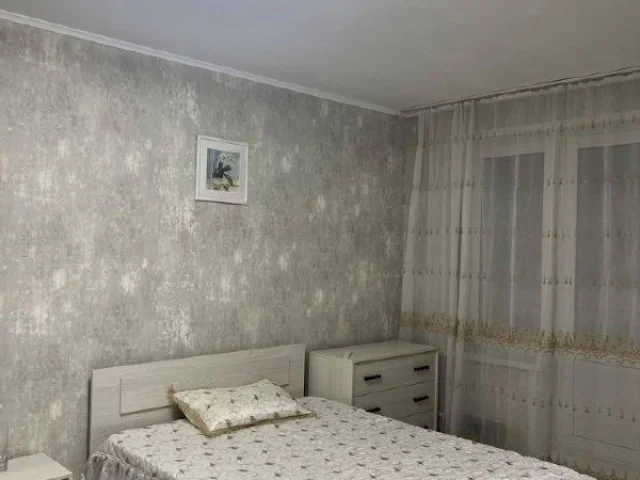 Фото: Сдаётся квартира, 2 комнаты, 45 м², Калининский район, Покровский храм