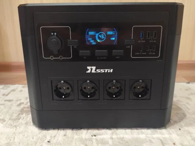 Фото: Портативная электростанция szssth 2400W / 1920 Wh