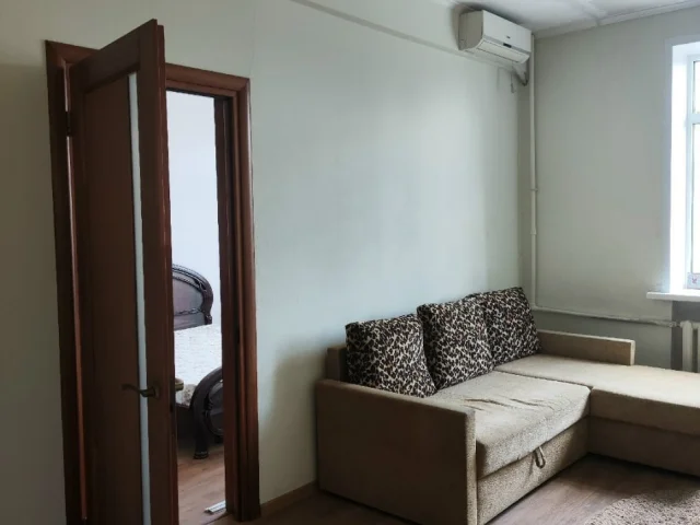 Фото: Продажа 2-комнатной квартиры в Ворошиловском районе. Крупногабаритная!