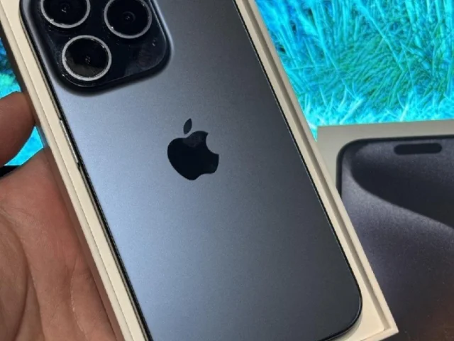 Фото: iPhone 15 Pro, 256 ГБ