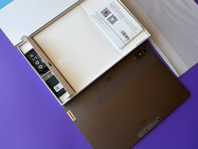 Фото: ланшет Lenovo Pad Pro 12.7 дюймов.Цена 17 тыс.Версия 8/128( Есть слот под карту памяти до терабайта ) 8 динамиков JBL,Wi