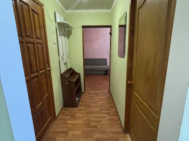 Фото: Предлагается к продаже двухкомнатная квартира в городе Мариуполь, расположенная по адресу: проспект Строителей, 167. 🏠