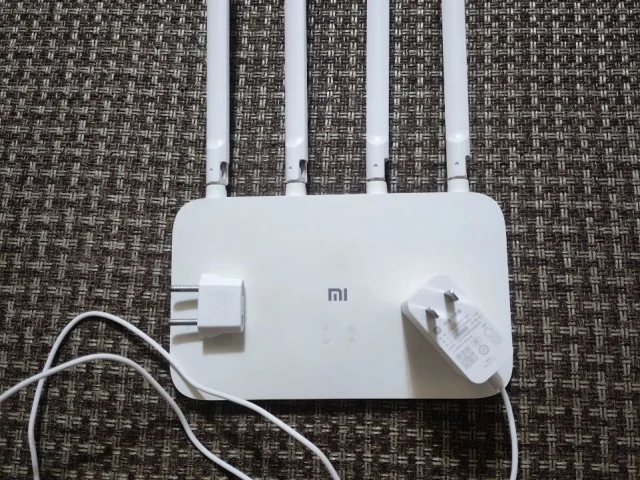 Фото: Wi-Fi адаптер Xiaomi Mi Wi-Fi Adapter 4A