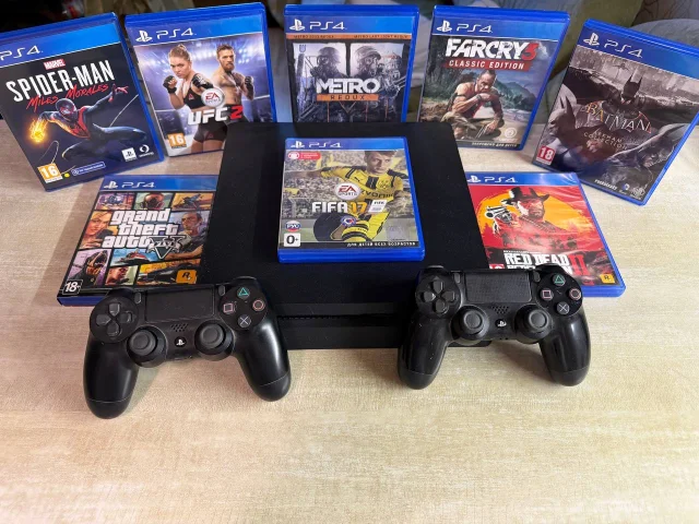 Фото: Sony PlayStation 4 Slim + 2 джойстика + 8 ТОП игр
