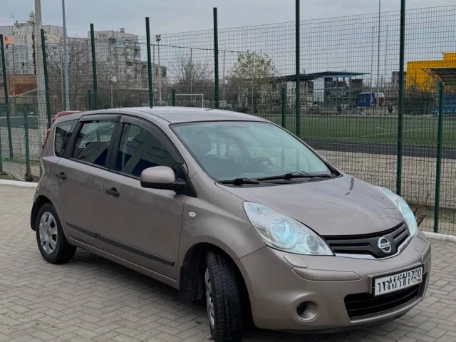 Фото: Продам Nissan note 2011 год куплена в 2012 году один хоз не битая некрашена в хорошем состоянии удобный и экономичный ав