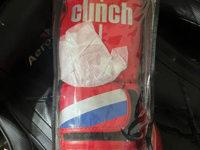 Фото: Перчатки Clinch Olimp