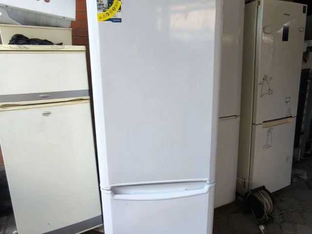 Фото: Продам холодильник Индезит