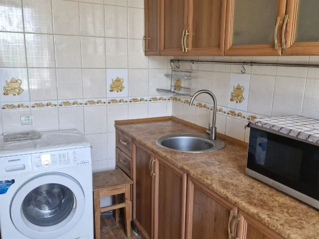 Фото: Продам в г. Мелитополе 2-х комнатную квартиру новой планировки по ул. Шмидта (район парка), расположенную на пятом этаже