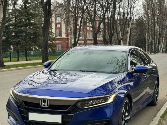 Фото: Продам Honda Accord 10. 2018 год выпуска. Мотор 1.5Т 192 л.с. Авто в отличном состоянии как по салону так и внешне. Koмф