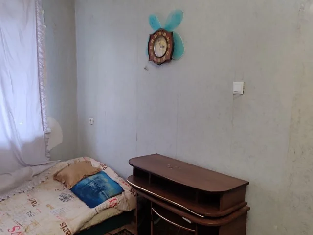 Фото: Сдам однокомнатную квартиру в г. Мариуполь, Приморский район, проспект Строителей дом 35 , первый этаж пятиэтажного дома