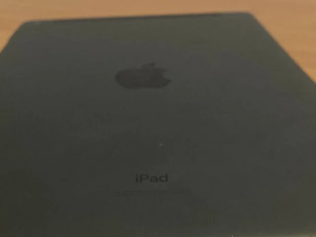 Фото: iPad ГБ Wi-Fi + Cellular