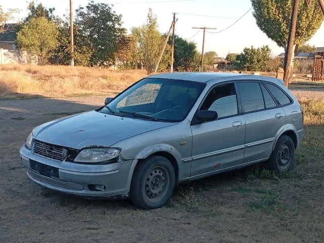 Фото: МАЗДА 323F 2000г